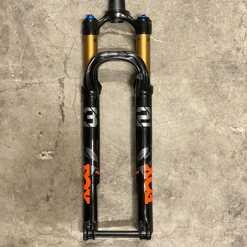 32 Factory Step-Cast Blem Fork (100mm Spacing)