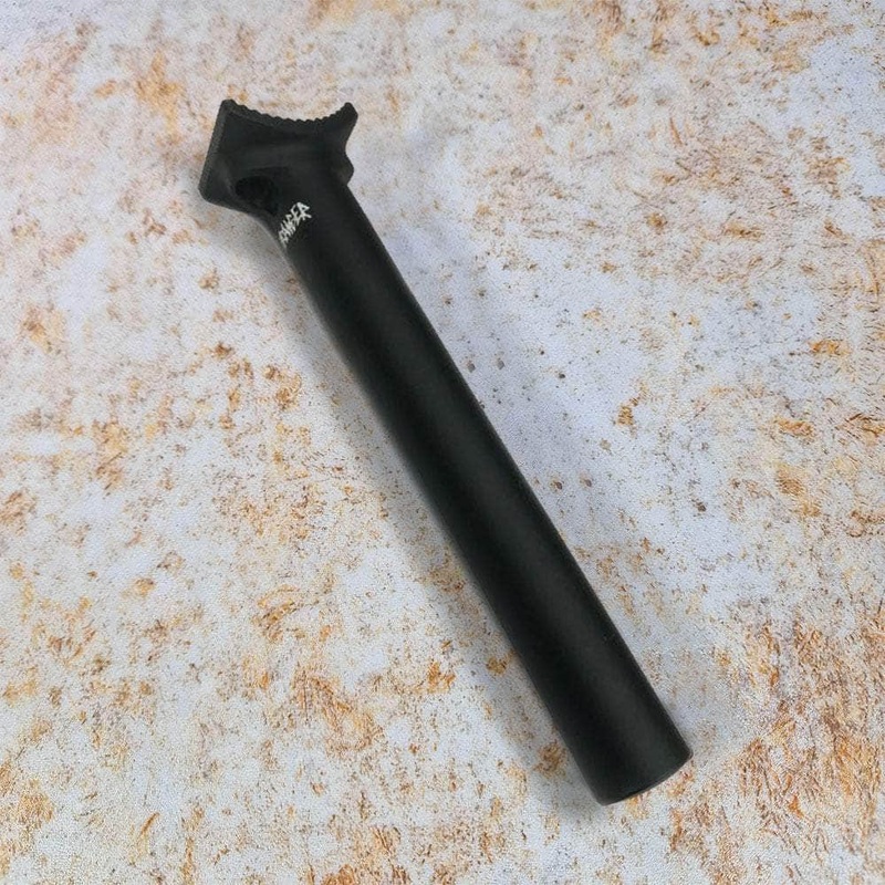 Stranger 200mm Stealth Seat Post Black
